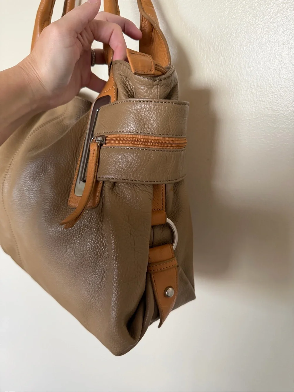 VERA PELLE ITALY Tan & Taupe Italian Leather Shoulder Bag